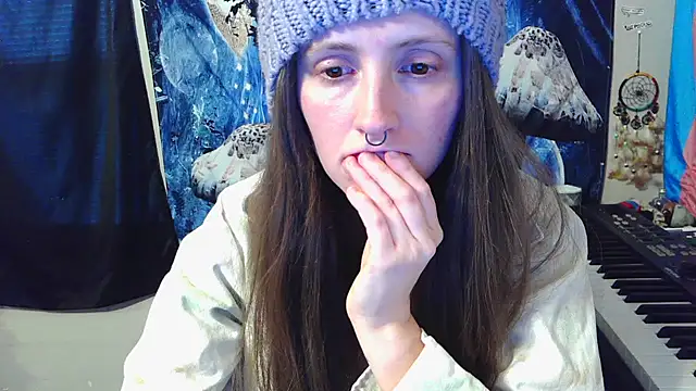 Snapshot of _hellostormy_ chatting on December 18, 2025, 4:13 pm hellostormy online show from December 18, 2025, 4:13 pm