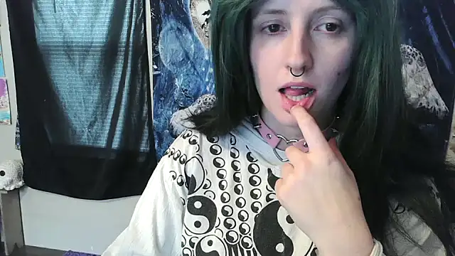 Snapshot of _hellostormy_ chatting on February 5, 2026, 7:40 pm hellostormy online show from February 5, 2026, 7:40 pm