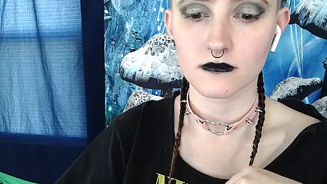 Snapshot of _hellostormy_ chatting on March 8, 2026, 9:18 pm hellostormy online show from March 8, 2026, 9:18 pm