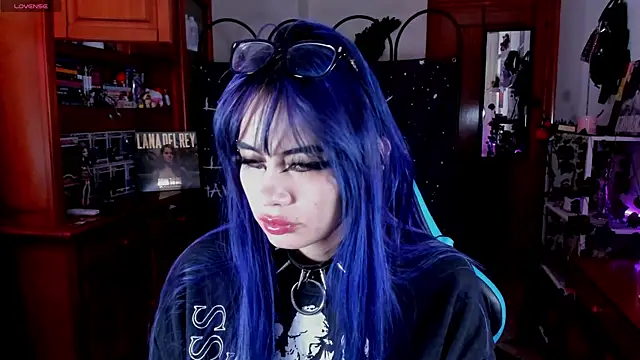 Snapshot of _sakae_ chatting on December 18, 2025, 10:10 am sakae online show from December 18, 2025, 10:10 am