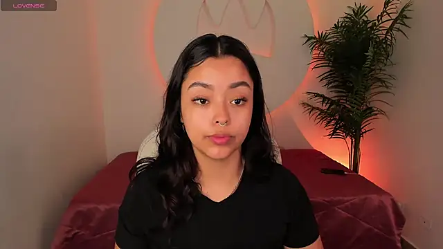Ariana Pierce online show from December 14, 2025, 12:43 pm