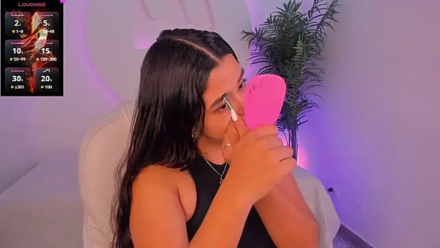 Ariana Pierce online show from December 19, 2025, 12:34 pm