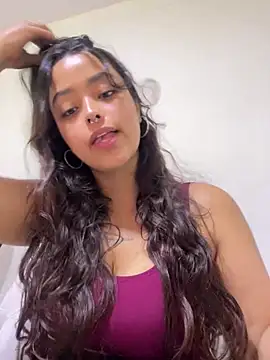 Ariana Pierce online show from May 17, 2026, 3:08 pm