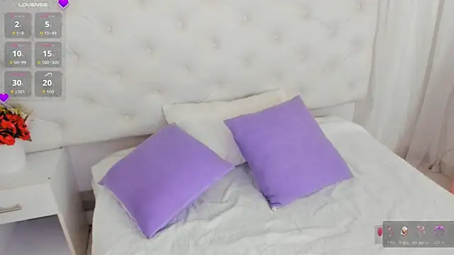 anchela-garcia1 online show from December 22, 2025, 3:42 pm