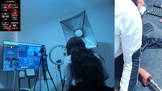 mia-brit online show from February 5, 2025, 6:15 pm