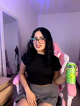 Emily-14 online show from October 17, 2025, 4:26 am