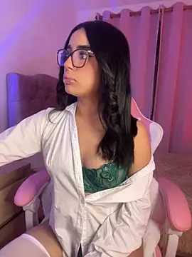 Emily-14 online show from November 12, 2025, 4:02 am