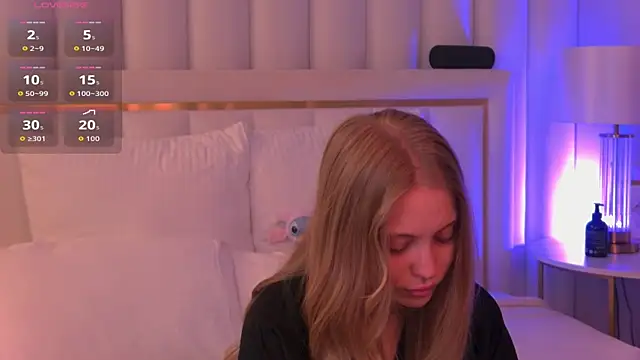 DorisHell online show from September 10, 2025, 6:08 pm