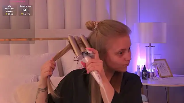 DorisHell online show from September 30, 2025, 3:00 am