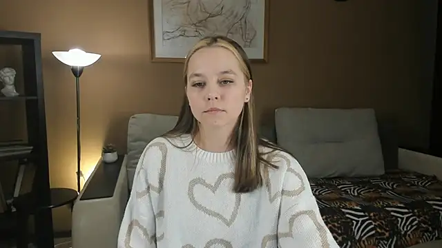 FalineDowlen online show from December 12, 2024, 5:42 am