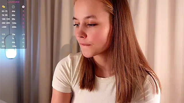 FalineDowlen online show from December 15, 2024, 5:13 am