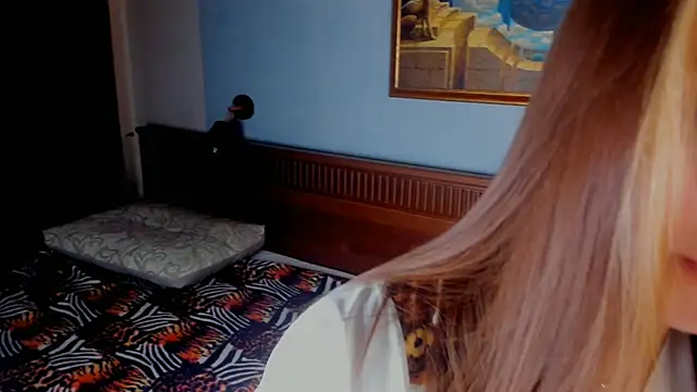 FalineDowlen online show from February 17, 2025, 4:20 am