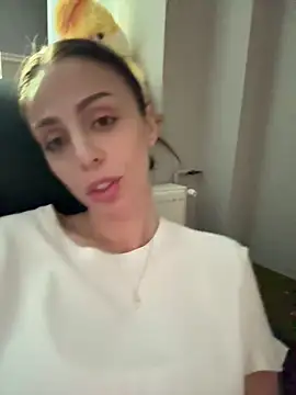 Snapshot of HayleyBlair chatting on May 26, 2026, 10:55 am HayleyBlair online show from May 26, 2026, 10:55 am