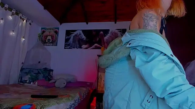 cuteweed420 online show from February 21, 2025, 8:51 am