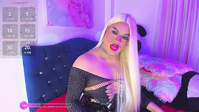 Snapshot of Missisabella_ chatting on February 3, 2025, 11:47 pm Missisabella  online show from February 3, 2025, 11:47 pm