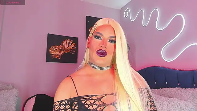 Snapshot of Missisabella_ chatting on September 12, 2025, 12:44 am Missisabella  online show from September 12, 2025, 12:44 am