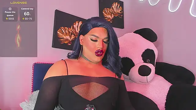Snapshot of Missisabella_ chatting on October 7, 2025, 1:14 am Missisabella  online show from October 7, 2025, 1:14 am