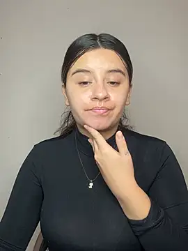 Snapshot of SaraBraun_ chatting on April 23, 2026, 5:48 pm SaraBraun online show from April 23, 2026, 5:48 pm