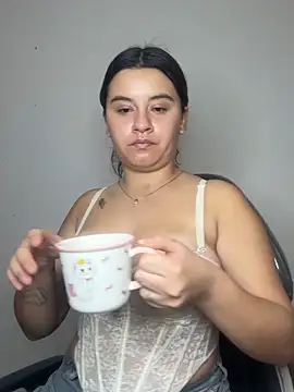 Snapshot of SaraBraun_ chatting on April 26, 2026, 3:42 pm SaraBraun online show from April 26, 2026, 3:42 pm