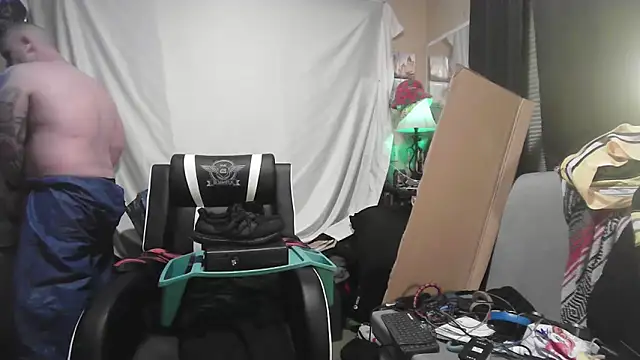 TwoFarty240 online show from January 8, 2026, 6:16 am