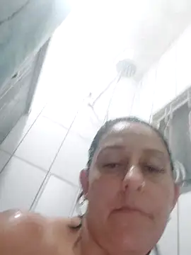 baixinhaloira online show from November 15, 2025, 2:20 am