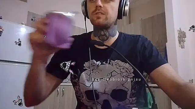 HappyZebra13 online show from January 21, 2025, 8:54 pm