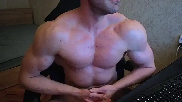 Snapshot of TheFitGiant chatting on February 28, 2025, 7:25 pm TheFitGiant online show from February 28, 2025, 7:25 pm