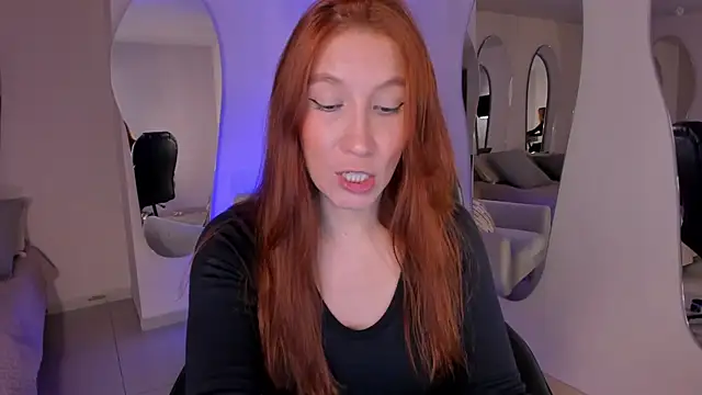 Snapshot of MiaFarrell_ chatting on May 19, 2026, 5:52 pm MiaFarrell online show from May 19, 2026, 5:52 pm