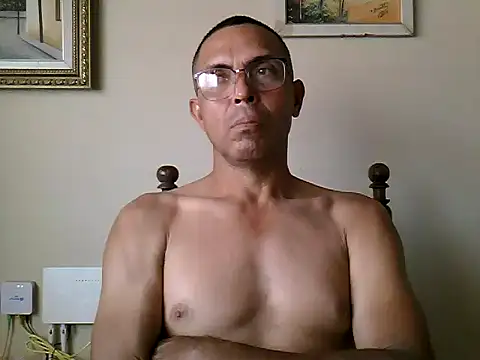 Snapshot of Alex011277 chatting on September 22, 2025, 6:10 pm Alex011277 online show from September 22, 2025, 6:10 pm