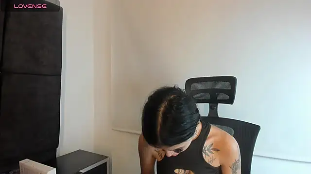 Snapshot of Cassie_howard_ chatting on January 14, 2025, 5:19 am Cassie howard online show from January 14, 2025, 5:19 am