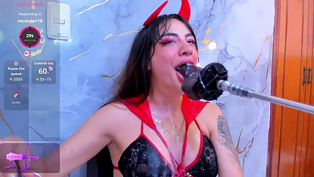 violett collins  online show from October 5, 2025, 1:48 am