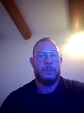 Snapshot of jourdinio13 chatting on October 4, 2025, 5:11 pm jourdinio13 online show from October 4, 2025, 5:11 pm