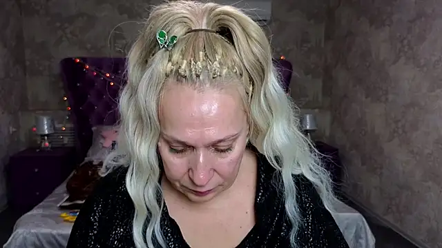 Snapshot of Penelope_Pinky chatting on January 14, 2025, 5:45 pm Penelope Pinky online show from January 14, 2025, 5:45 pm