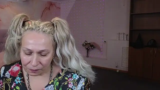 Snapshot of Penelope_Pinky chatting on January 15, 2025, 8:16 pm Penelope Pinky online show from January 15, 2025, 8:16 pm