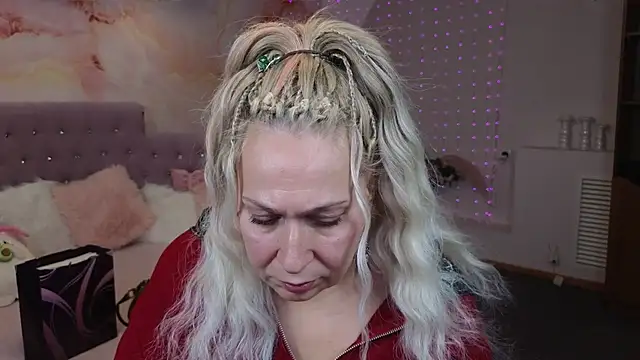 Snapshot of Penelope_Pinky chatting on January 16, 2025, 2:41 pm Penelope Pinky online show from January 16, 2025, 2:41 pm