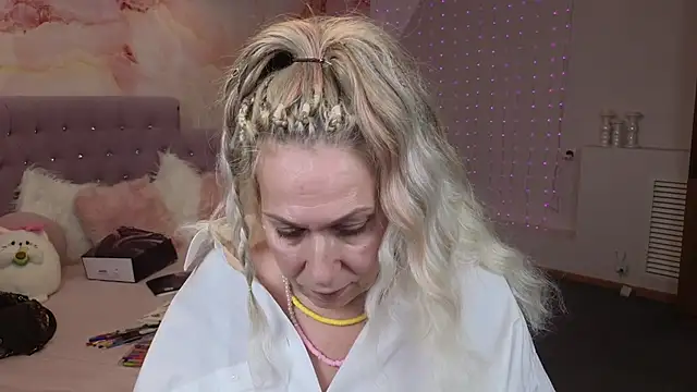 Snapshot of Penelope_Pinky chatting on January 23, 2025, 8:02 pm Penelope Pinky online show from January 23, 2025, 8:02 pm