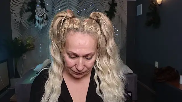 Snapshot of Penelope_Pinky chatting on January 28, 2025, 2:10 pm Penelope Pinky online show from January 28, 2025, 2:10 pm