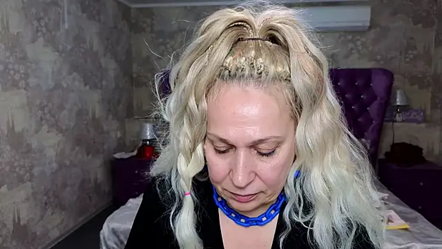 Snapshot of Penelope_Pinky chatting on January 31, 2025, 8:01 pm Penelope Pinky online show from January 31, 2025, 8:01 pm