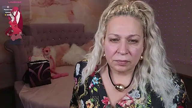 Snapshot of Penelope_Pinky chatting on February 2, 2025, 2:34 pm Penelope Pinky online show from February 2, 2025, 2:34 pm