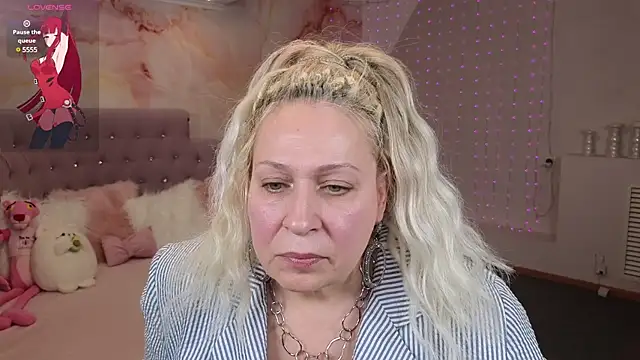 Snapshot of Penelope_Pinky chatting on February 6, 2025, 2:26 pm Penelope Pinky online show from February 6, 2025, 2:26 pm