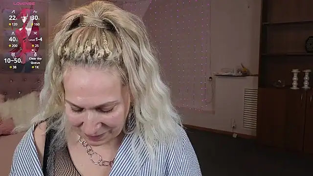 Snapshot of Penelope_Pinky chatting on February 6, 2025, 5:30 pm Penelope Pinky online show from February 6, 2025, 5:30 pm