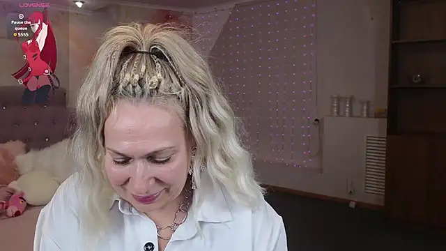 Snapshot of Penelope_Pinky chatting on February 7, 2025, 2:15 pm Penelope Pinky online show from February 7, 2025, 2:15 pm