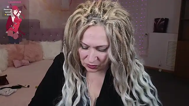 Snapshot of Penelope_Pinky chatting on February 9, 2025, 4:40 pm Penelope Pinky online show from February 9, 2025, 4:40 pm