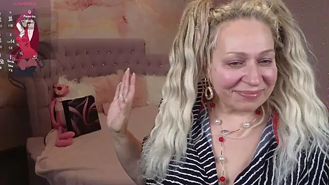 Snapshot of Penelope_Pinky chatting on February 10, 2025, 2:26 pm Penelope Pinky online show from February 10, 2025, 2:26 pm