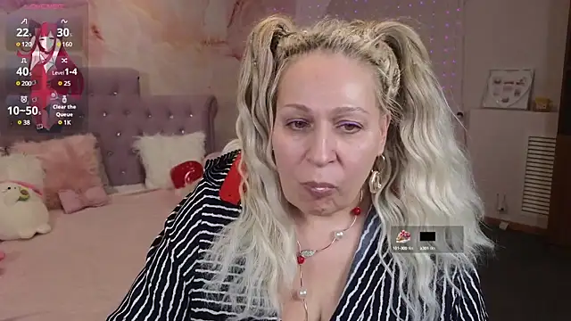 Snapshot of Penelope_Pinky chatting on February 10, 2025, 5:30 pm Penelope Pinky online show from February 10, 2025, 5:30 pm