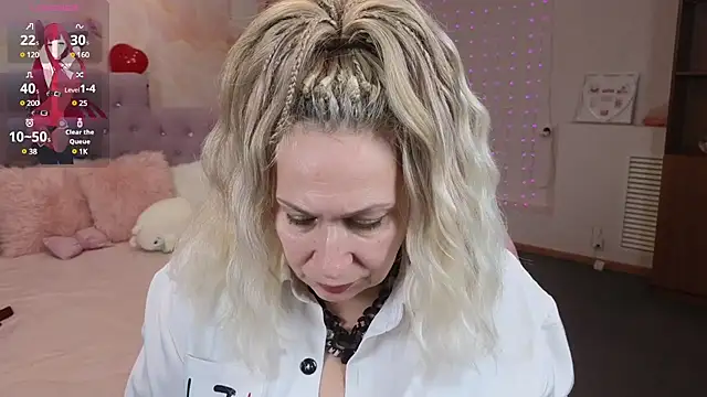 Snapshot of Penelope_Pinky chatting on February 12, 2025, 5:58 pm Penelope Pinky online show from February 12, 2025, 5:58 pm