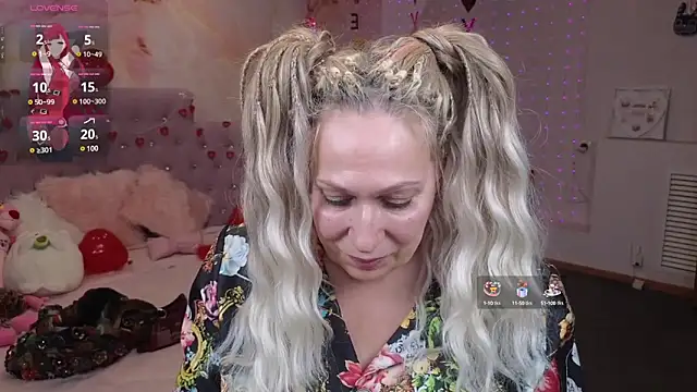 Snapshot of Penelope_Pinky chatting on February 14, 2025, 5:36 pm Penelope Pinky online show from February 14, 2025, 5:36 pm