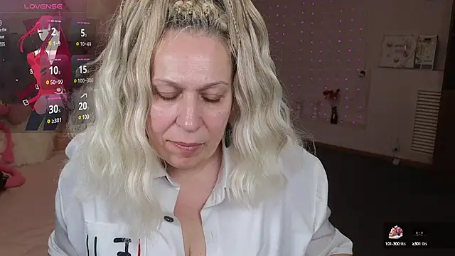 Snapshot of Penelope_Pinky chatting on February 20, 2025, 8:47 pm Penelope Pinky online show from February 20, 2025, 8:47 pm