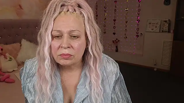 Snapshot of Penelope_Pinky chatting on February 25, 2025, 2:33 pm Penelope Pinky online show from February 25, 2025, 2:33 pm