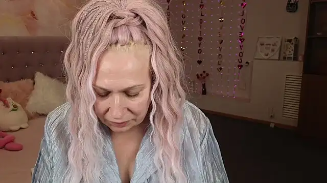 Snapshot of Penelope_Pinky chatting on February 25, 2025, 8:41 pm Penelope Pinky online show from February 25, 2025, 8:41 pm